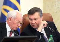 Мы с Януковичем не ссоримся, мы эмоционально разговариваем /Азаров/. Видео